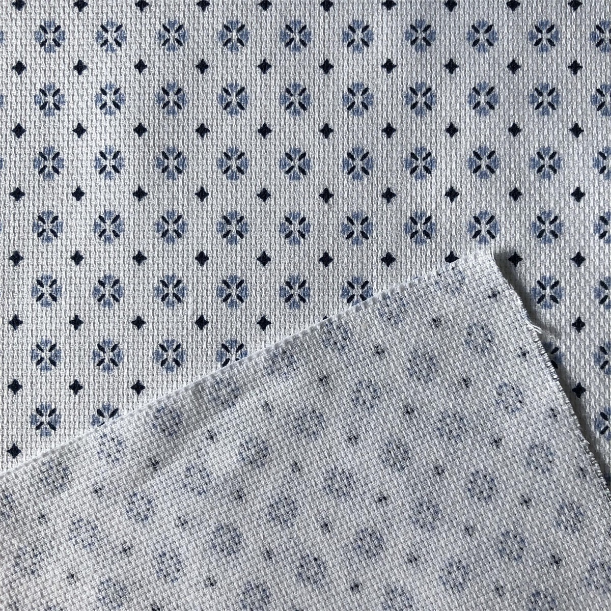 Soft comfortable Cotton Fabric for men's shirts 100% cotton printed on yarn dyed chambray dobby woven shirts fabric